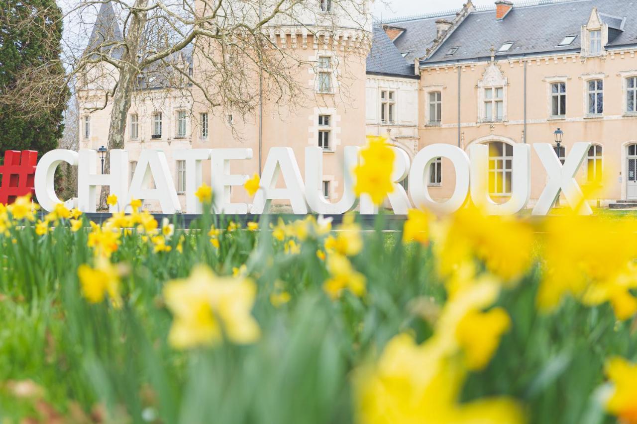Maison D'Hotes De Charme - Au Lys Blanc Шатору Экстерьер фото